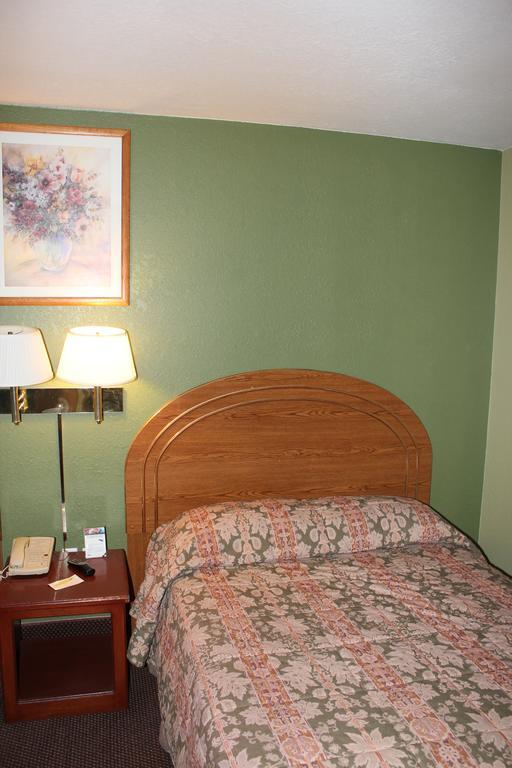 Oak Hill Inn And Suites Tahlequah Eksteriør billede