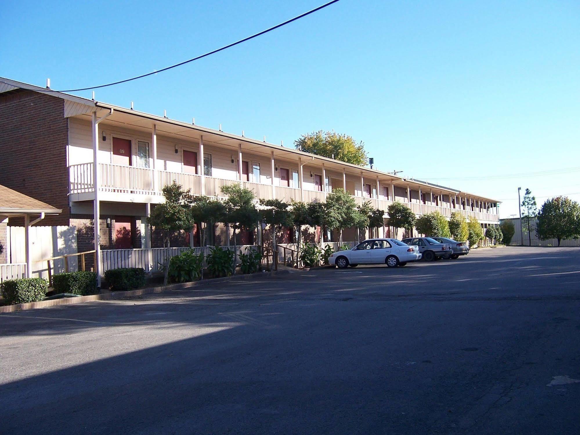 Oak Hill Inn And Suites Tahlequah Eksteriør billede