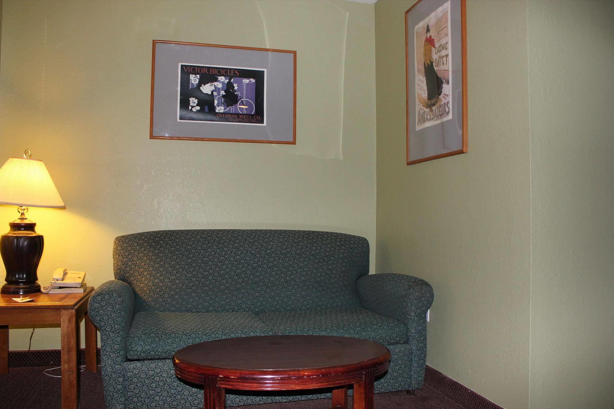 Oak Hill Inn And Suites Tahlequah Eksteriør billede