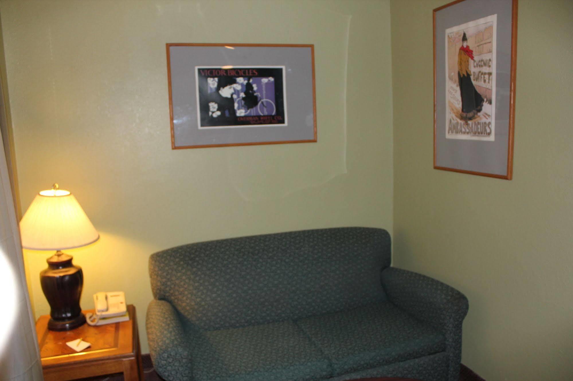Oak Hill Inn And Suites Tahlequah Eksteriør billede