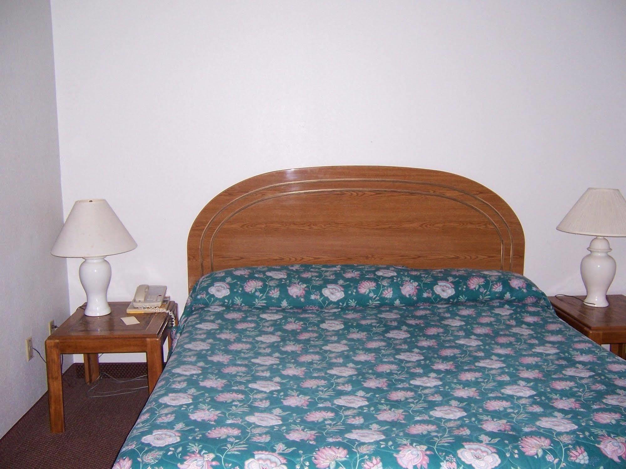 Oak Hill Inn And Suites Tahlequah Eksteriør billede