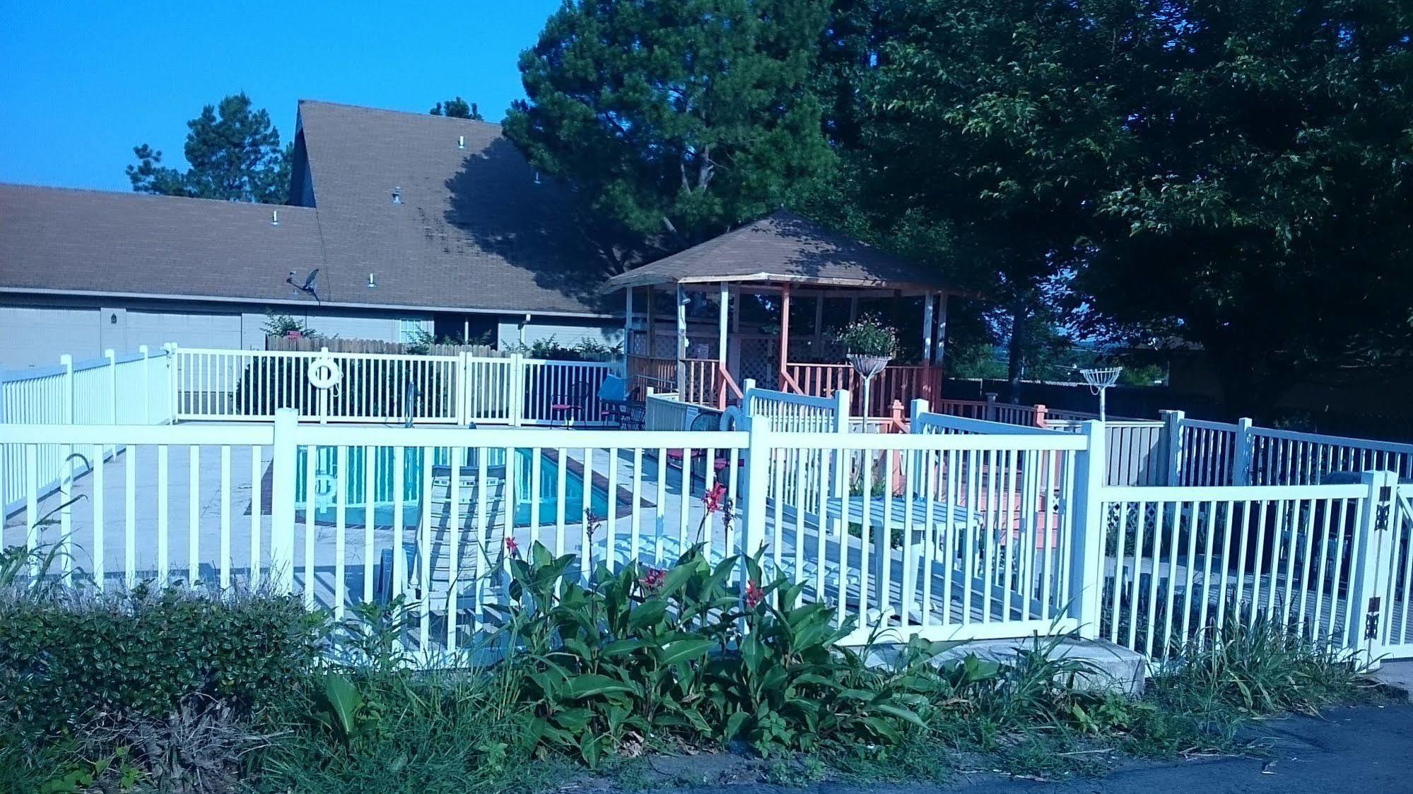 Oak Hill Inn And Suites Tahlequah Eksteriør billede